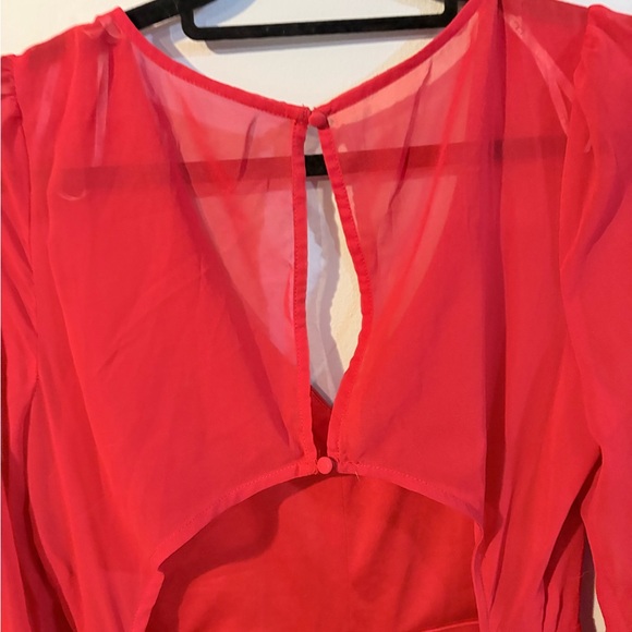 Lulu's Red Ruffled V-Neck Open Back Mini Dress- Large - Picture 4 of 5